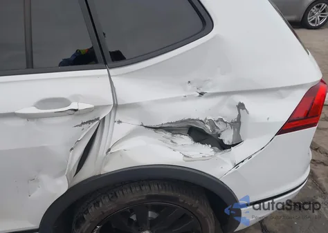 2021 Volkswagen Tiguan 2.0T Se/2.0T Se R-Line Black/2.0T Sel from USA, damaged, VIN 3VV3B7AX9MM099451